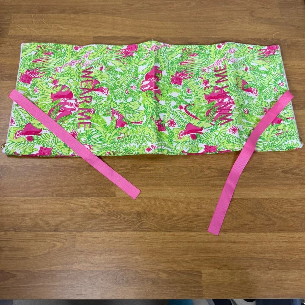 Lilly Pulitzer Travel Laundry Bag Wear Me Wash Me Tropical Jungle Print Pink